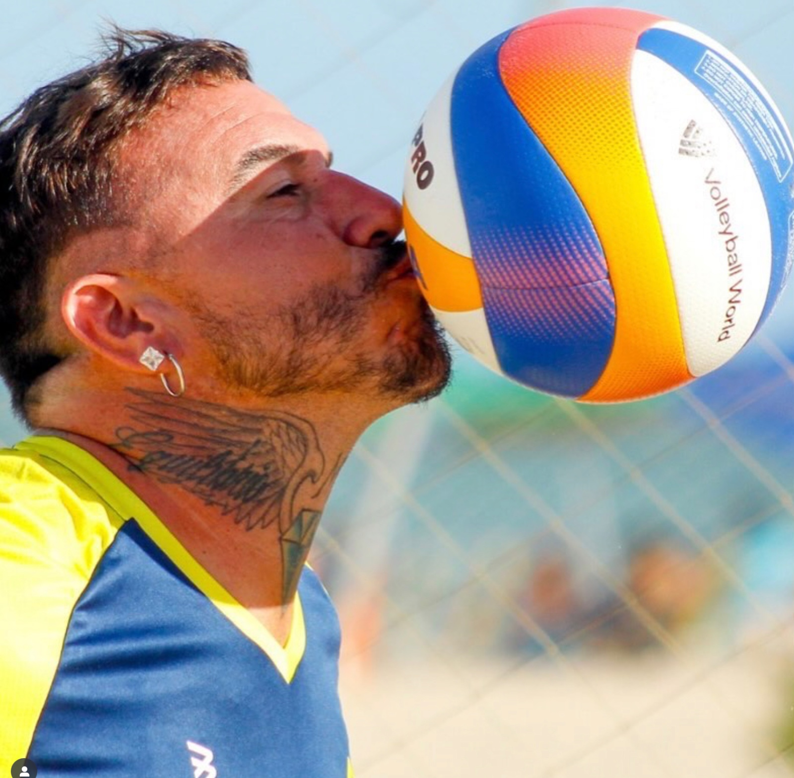 Maradona brilha no vôlei de praia do Brasil